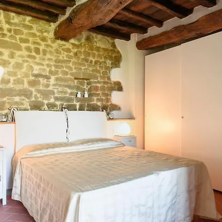 La Tuia Vacanze For 4pp And For 2pp Holiday home Montevarchi