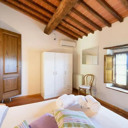 Holiday home La Tuia Vacanze For 4pp And For 2pp Montevarchi